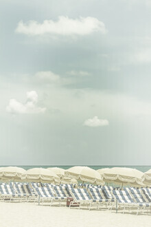 Melanie Viola, Vintage beach scene