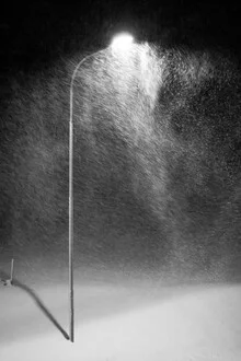 Photo depicting a snowy landscape and shadows by Marius Kayser at night