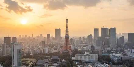 Photo art by Jan Becke: sunset over the Tokyo skyline