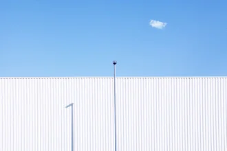 Photo art by Rupert Höller: Play of light and shadow with geometric lines