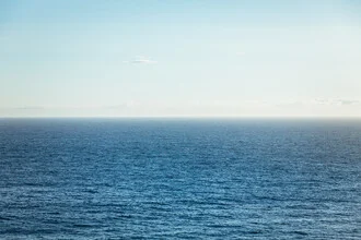 Photo art by Lars Brauer: calm view of the ocean horizon