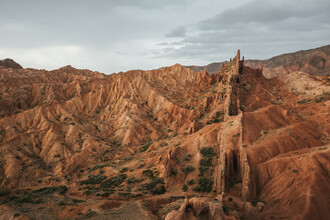 Leander Nardin, bizzare rocky mountain landscape in kyrgyzstan