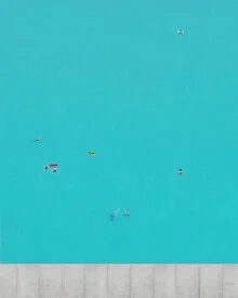 Fotokunst von Christoph Gerhartz: entspannender Blick auf einen Pool mit Wasserreflexionen