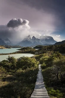 Photo by Jordi Saragossa: serene mountain landscape in Patagonia, Chile.