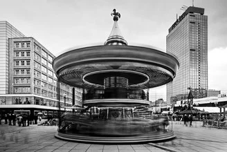 Photo art by Joachim Wagner: long exposure of a colorful carousel in Berlin