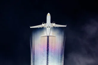 Photo art by Inflight Galerie: airplane leaving contrails in the sky.