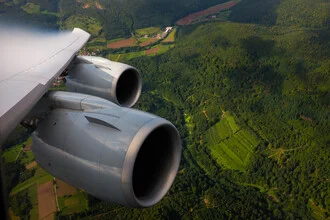 Fotokunst von Inflight Galerie: Detailaufnahme eines Boeing 747 Flügels