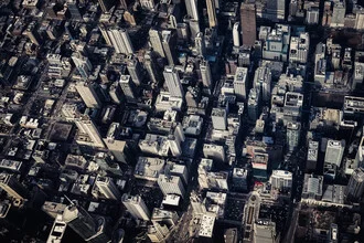 Photo art by Inflight Galerie: lively city view with street crossing in Chicago