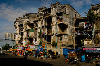Michael Wagener,  Wohnblock in Phnom Penh  (Cambodia, Asia)