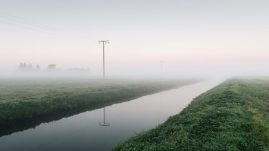 Thomas Wegner, Power poles in fog II (Germany, Europe)