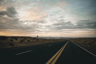 Photo art by Steffen Schulte-Lippern: gentle sunset over a Californian road