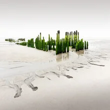 Photo art by Ronny Behnert: gentle waves meet the groynes of Sylt