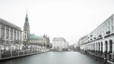 Cityscape featuring the town hall and Alsterarkaden in Hamburg, soft colors and calm atmosphere.