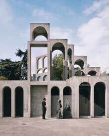 Roc Isern, Facing the sculpture
