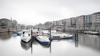 Photo art by Dennis Wehrmann: View of Hamburg's inland harbor at night.