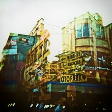 Abstrakte Fotokunst von Saskia Gaulke: verworrene Stadtansicht von Istanbul