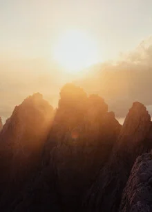 Fotokunst von Alexander Fuchs: Sonnenuntergang über den Dolomiten in Italien.