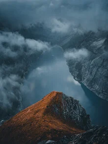 Easing Heights - Fineart photography by Fabian Huebner