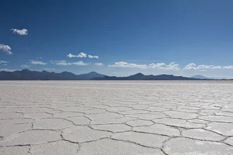Photo art by Kay Wiegand: tranquil scene of the salt lake in Bolivia
