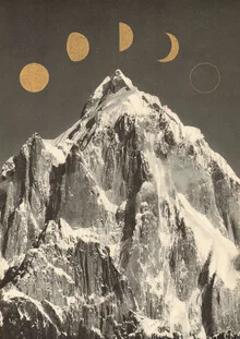 Illustration by Florent Bodart: stylized moon phases above mountain peaks