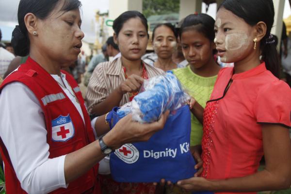 Hulp voor slachtoffers van overstromingen in Myanmar